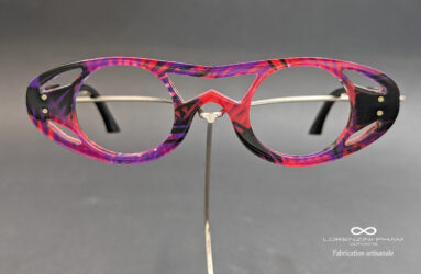 Monture artisanale rouge et violet détail monture